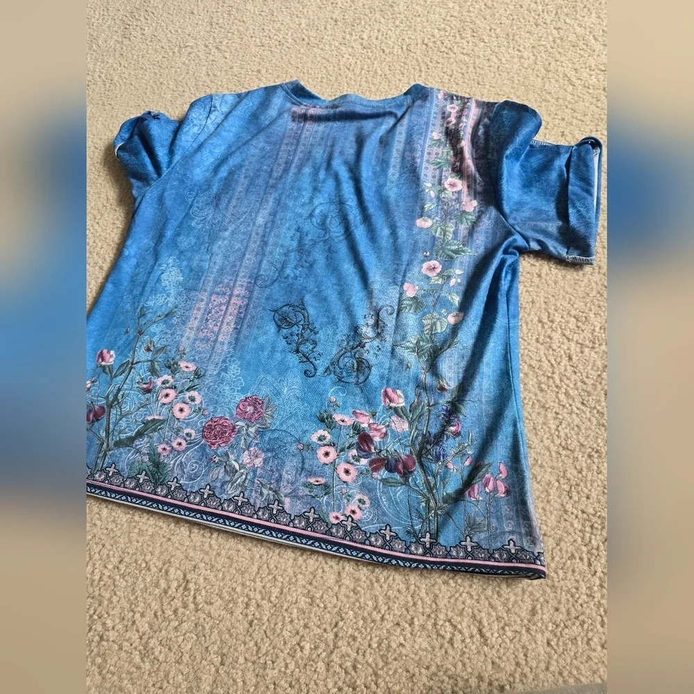 🌈Floralcore Short Sleeve Scoop Neckline Tee Top - Picture 5 of 6